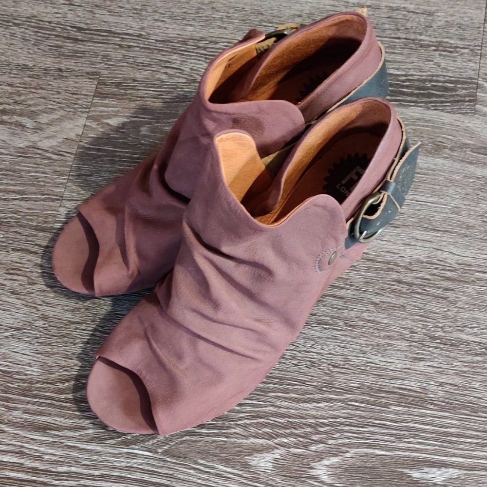 London Fly Suede Burgundy Shoes, Open Toes.